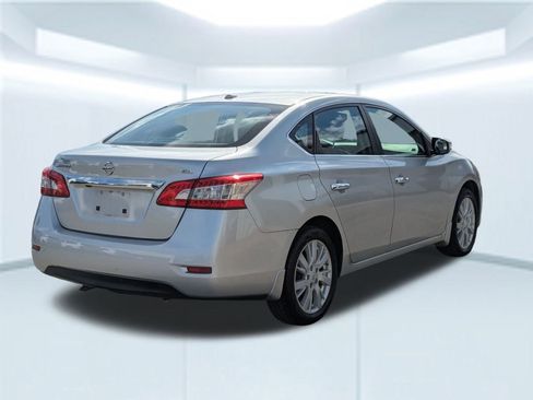 Used 2015 Nissan Sentra SL w/ Navigation Package image 6