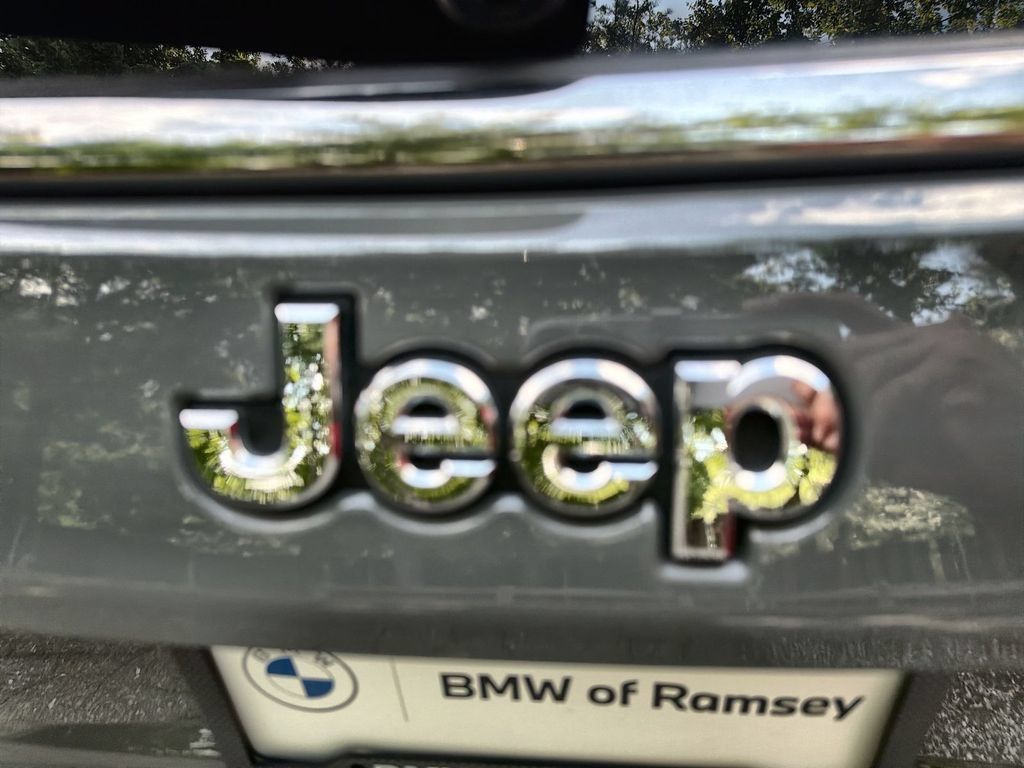 Used 2024 Jeep Compass Limited AWD/4WD image 15