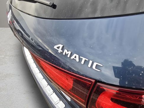 Used 2022 Mercedes-Benz GLA 250 4MATIC w/ Premium Package Lite image 18