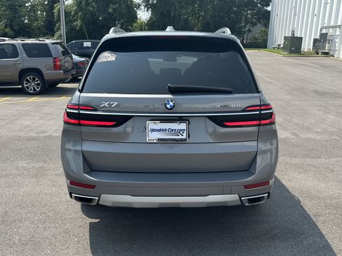Used 2024 BMW X7 xDrive40i w/ Premium Package AWD/4WD image 9