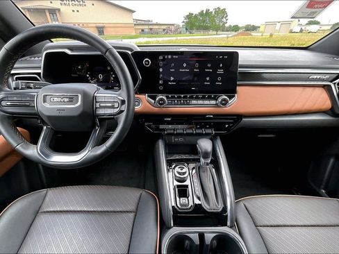Used 2023 GMC Canyon AT4 w/ AT4 Premium Package AWD/4WD image 13