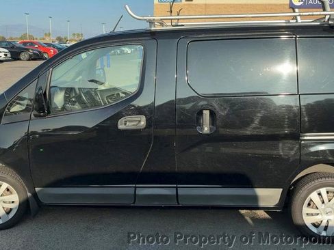 Used 2019 Nissan NV200 SV image 3
