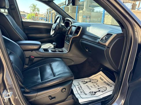Used 2015 Jeep Grand Cherokee Limited w/ Luxury Group II RWD image 15