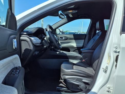 Used 2024 Jeep Compass Latitude AWD/4WD image 20