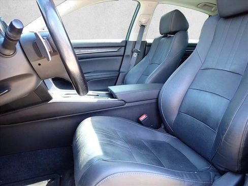 Used 2020 Honda Accord Touring image 9