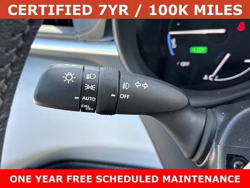 Used 2025 Toyota Sienna XLE FWD image 27