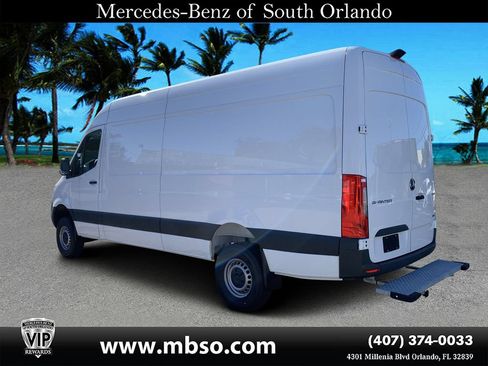 Used 2023 Mercedes-Benz Sprinter 2500 image 4