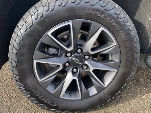 Used 2022 Chevrolet Tahoe Z71 w/ Luxury Package image 7