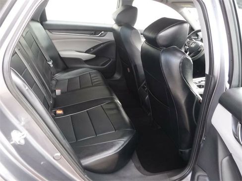 Used 2019 Honda Accord EX image 5