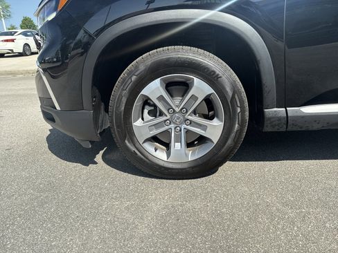 Used 2025 Honda Pilot EX-L image 10