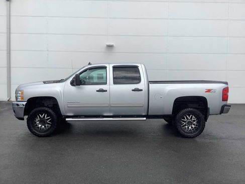 Used 2013 Chevrolet Silverado 2500 LT w/ Interior Plus Package AWD/4WD image 3