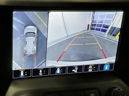 Used 2023 GMC Acadia AT4 w/ Technology Package image 10