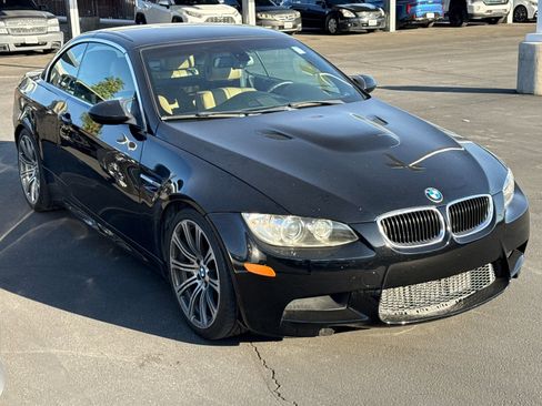 Used 2011 BMW M3 Convertible image 2