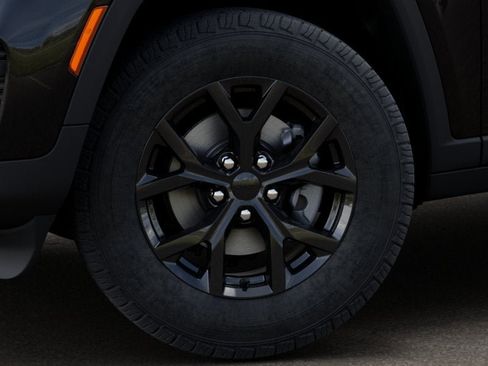 New 2025 Jeep Grand Cherokee Altitude image 25