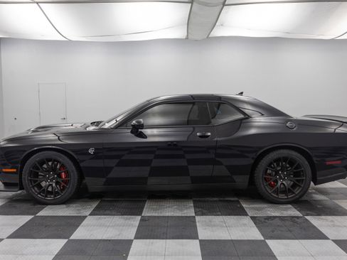 Used 2015 Dodge Challenger SRT Hellcat image 7