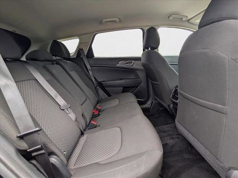 Used 2024 Kia Sportage LX image 21