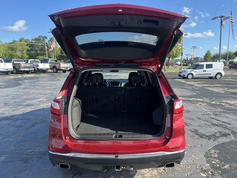 Used 2019 Chevrolet Equinox Premier w/ LPO, Cargo Package FWD image 11