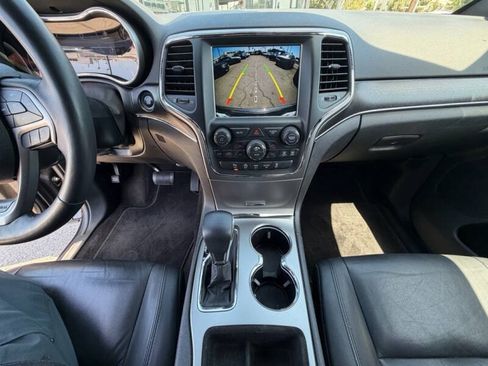 Used 2018 Jeep Grand Cherokee Limited RWD image 16