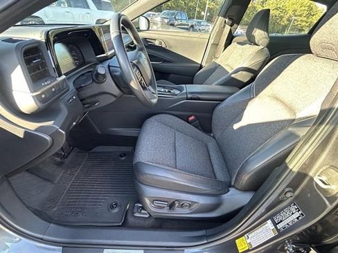 Used 2023 Toyota Crown XLE image 12