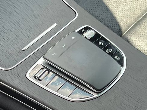 Certified 2022 Mercedes-Benz GLC 300 4MATIC image 43