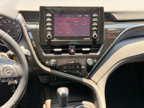 Used 2022 Toyota Camry SE FWD image 14