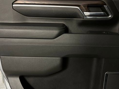 Used 2024 GMC Sierra 3500 SLT w/ SLT Convenience Package image 29