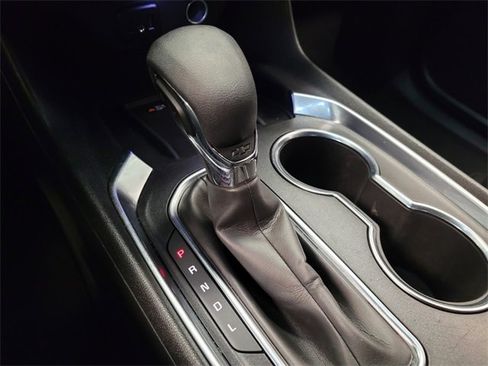 Used 2022 Chevrolet Traverse LT image 30