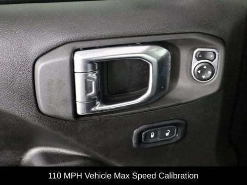 Used 2025 Jeep Gladiator Mojave AWD/4WD image 20