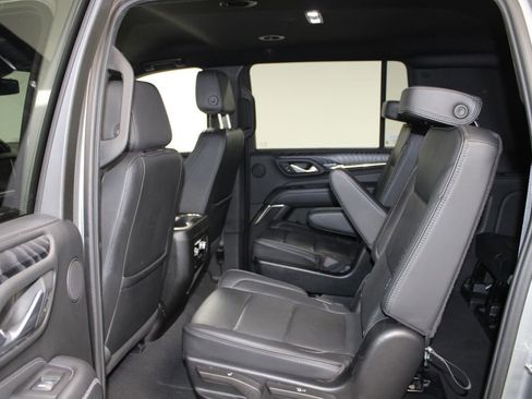 Used 2024 GMC Yukon XL Denali image 21