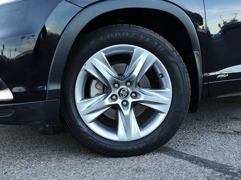 Used 2016 Toyota Highlander Limited Platinum AWD/4WD image 5