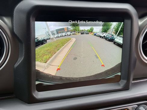 Used 2022 Jeep Wrangler Unlimited Rubicon w/ LED Lighting Group AWD/4WD image 28