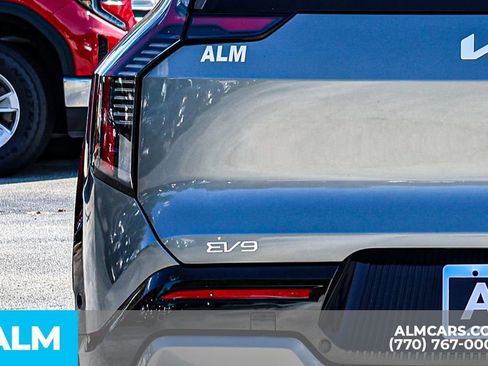 Used 2024 Kia EV9 Land image 13