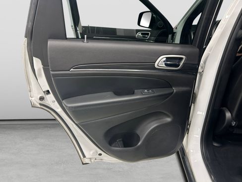 Used 2020 Jeep Grand Cherokee Limited RWD image 19