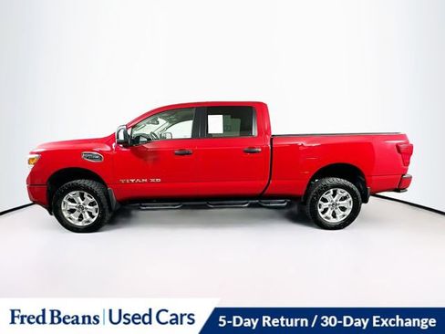 Used 2022 Nissan Titan SV w/ SV Convenience Package AWD/4WD image 5