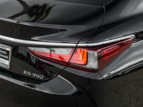 Used 2024 Lexus ES 350 w/ Premium Package FWD image 6