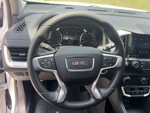 Used 2022 GMC Terrain SLE w/ Driver Convenience Package FWD image 17