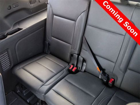 Used 2022 Chevrolet Suburban LT w/ Luxury Package image 21