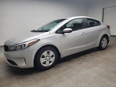 Used 2018 Kia Forte LX image 2