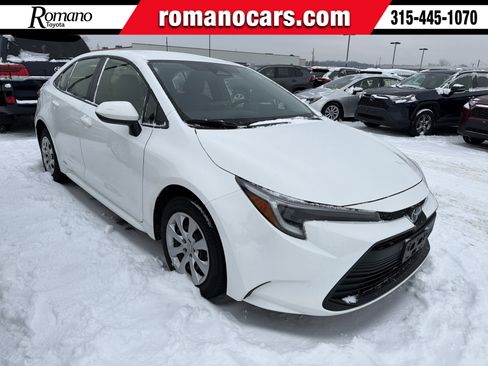 Used 2023 Toyota Corolla LE image 1