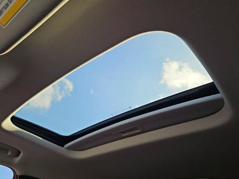 Certified 2025 Chevrolet Trax ACTIV w/ Sunroof Package FWD image 18