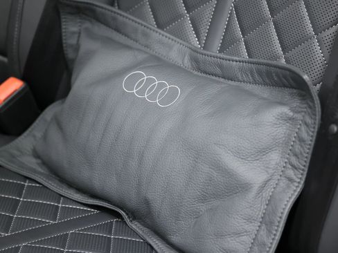 Used 2023 Audi S8 w/ S8 Comfort Plus Package AWD/4WD image 52