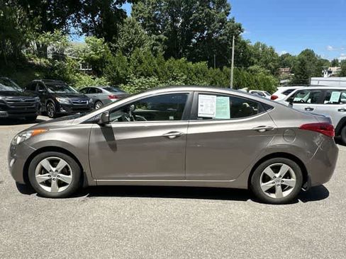 Used 2013 Hyundai Elantra GLS w/ Preferred Pkg FWD image 2