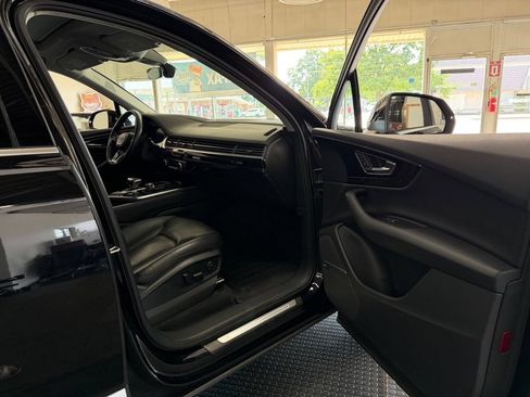 Used 2018 Audi Q7 3.0T Prestige AWD/4WD image 34