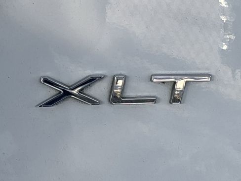 Used 2023 Ford Transit 350 XLT image 9