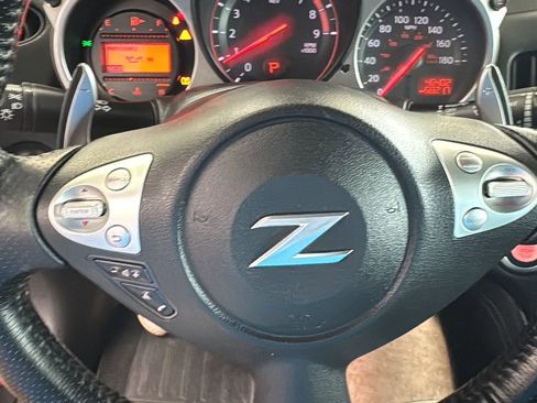 Used 2016 Nissan 370Z Coupe RWD image 19