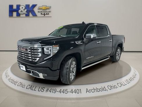 Used 2024 GMC Sierra 1500 Denali AWD/4WD image 3
