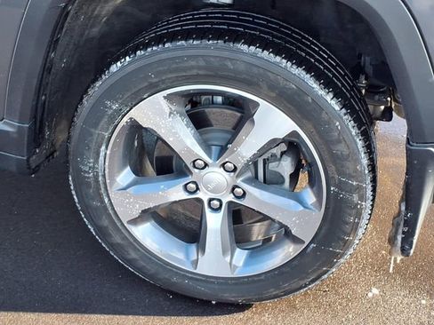 Used 2022 Jeep Grand Cherokee Limited 4xe image 25