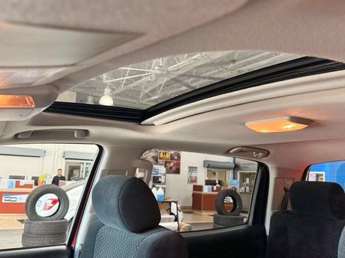 Used 2010 Toyota Tundra 4x4 CrewMax image 15