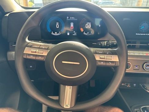 Used 2025 Hyundai Kona SE FWD image 18
