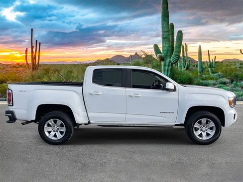 Used 2017 GMC Canyon SLE image 2